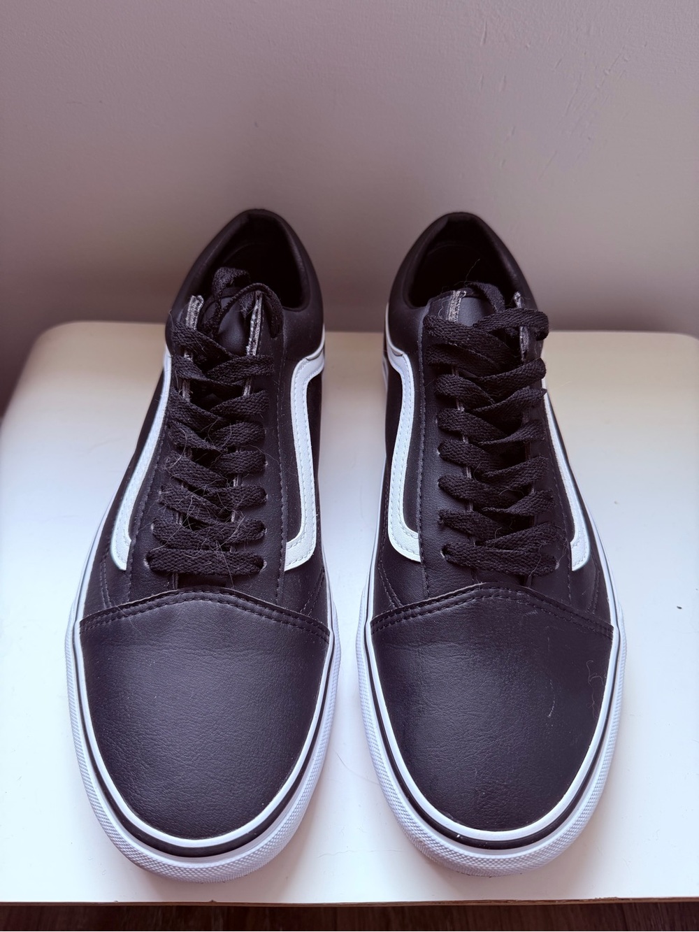 Men's Leather Vans Old School Sneaker. 10.5 Men = 12.0 Women New. Never worn